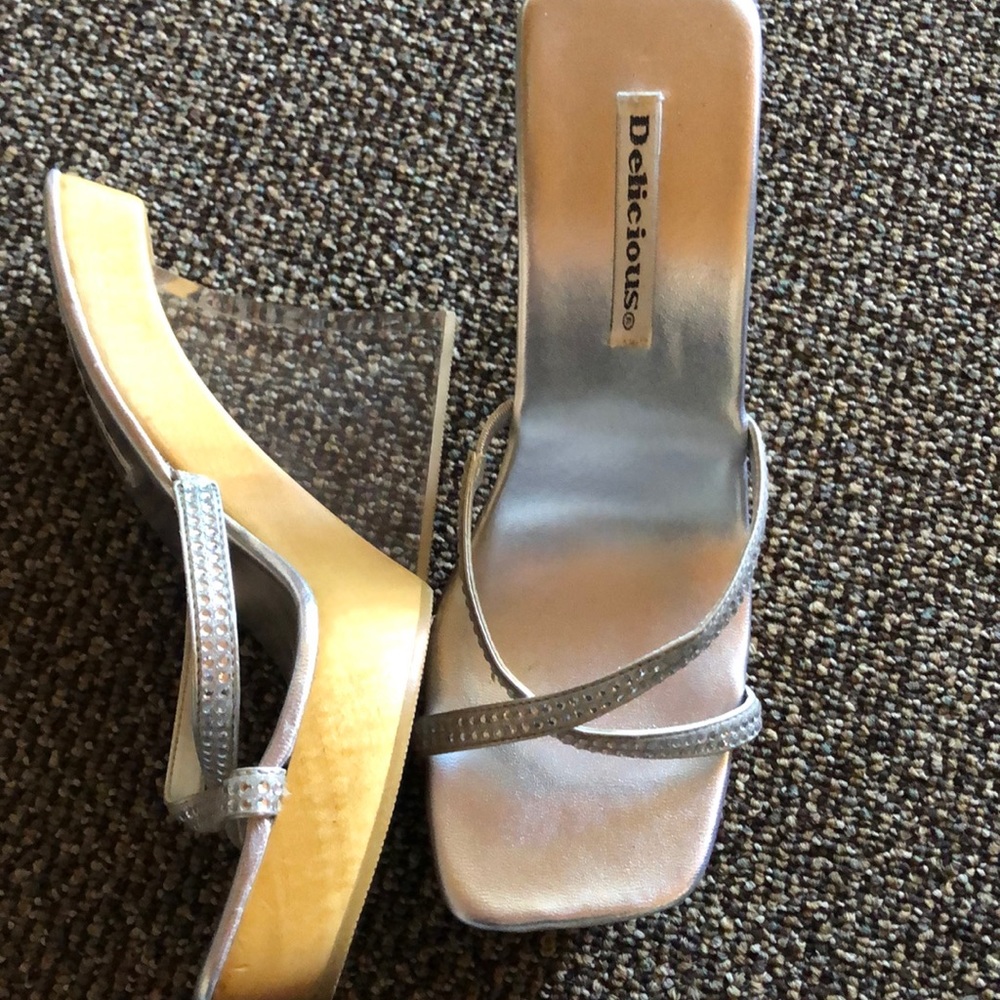 Clear wedge